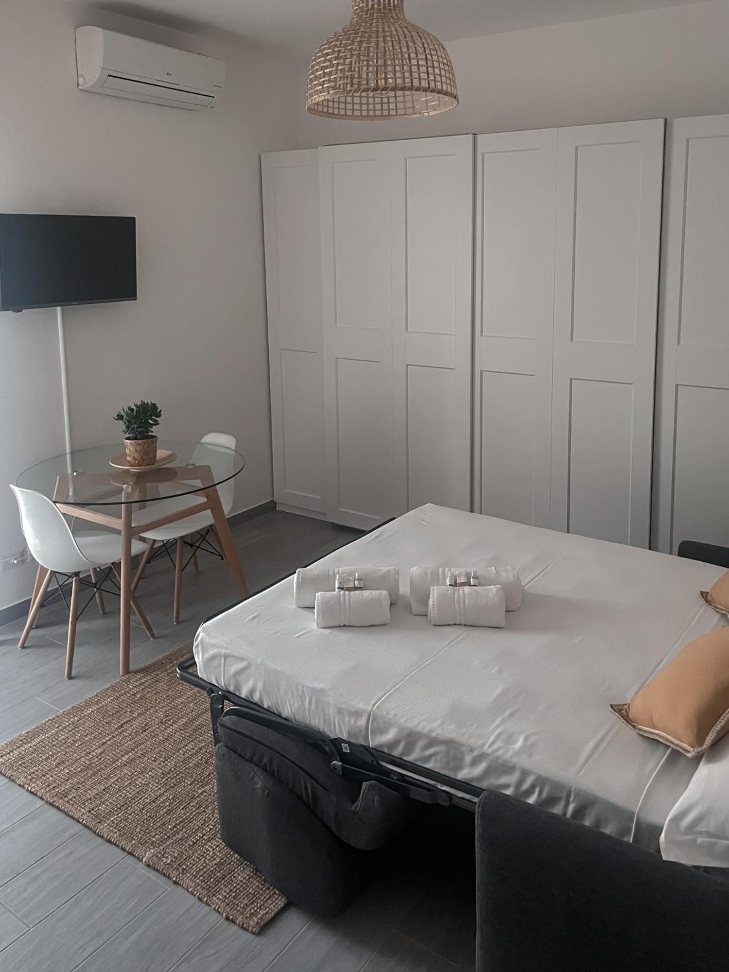 מילאנו Xenia Apartments - Fashion Week Studio Near Navigli מראה חיצוני תמונה